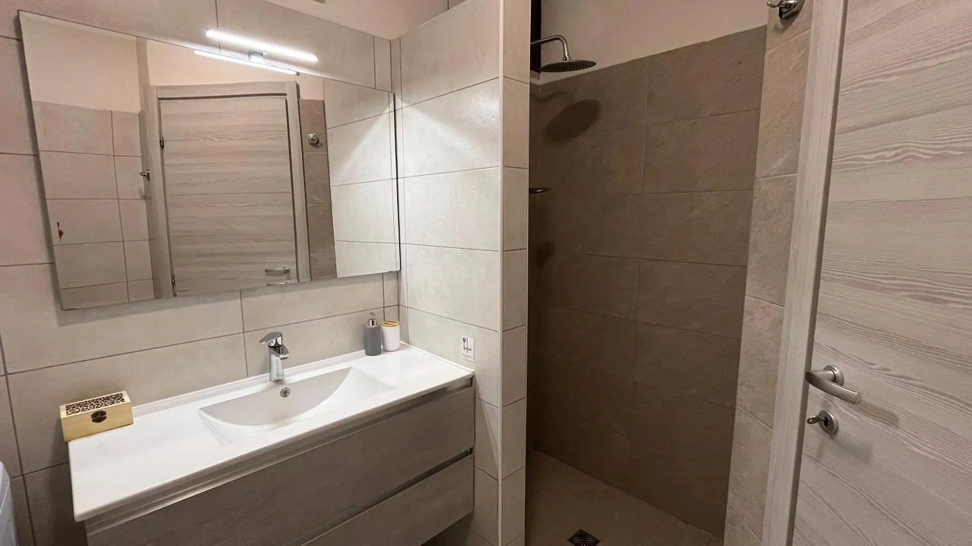 Boomerang Apartment & 2 Free Bikes 西尔米奥奈